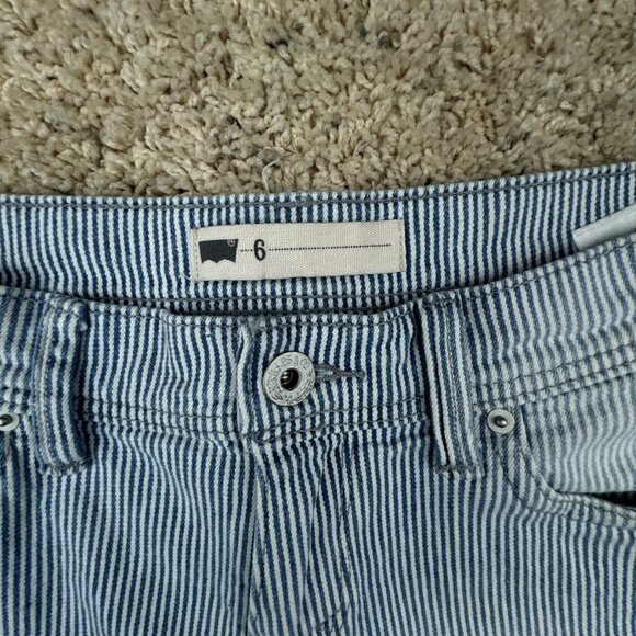 LEVI'S WOMEN'S SHORTS STRIPED BLUE WHITE SIZE 6 COTTON BLEND Stretch White Tab - Picture 3 of 15